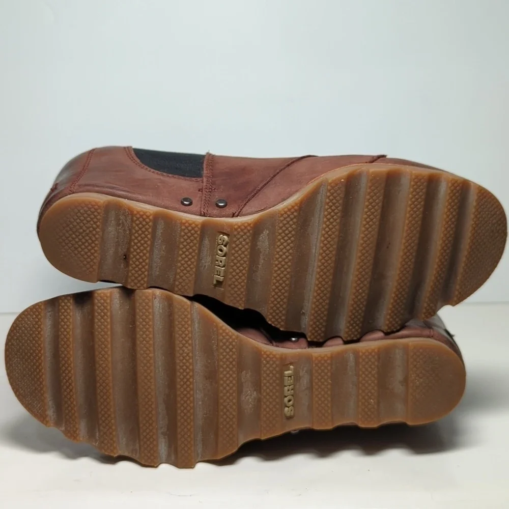 Sorel Lea hidden wedge Chelsea leather ankle boots womans size 8 EU 39